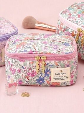 🆕 LIBERTY of LONDON x SANRIO Hello Kitty Floral Cosmetic Toiletry Case